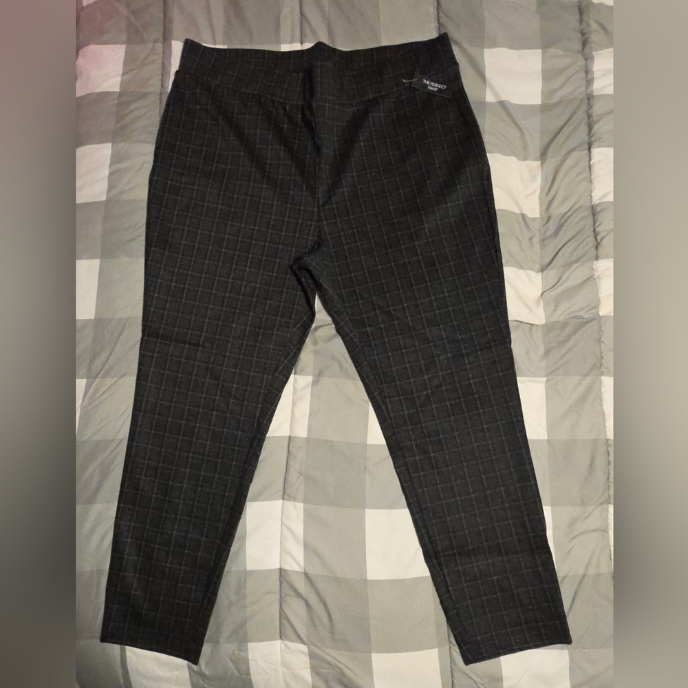2X Women's Black Checked Plaid Pants